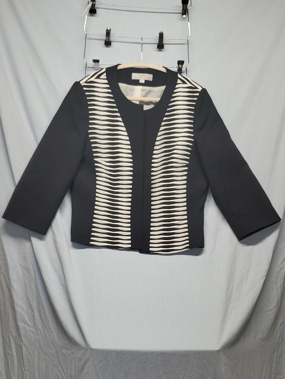 Tahari ASL Black and White Patterned Cropped Crewneck Sweater Jacket #205
